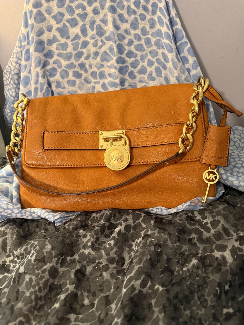 Michael Kors Tan Leather Shoulder Bag with Gold Hardware
